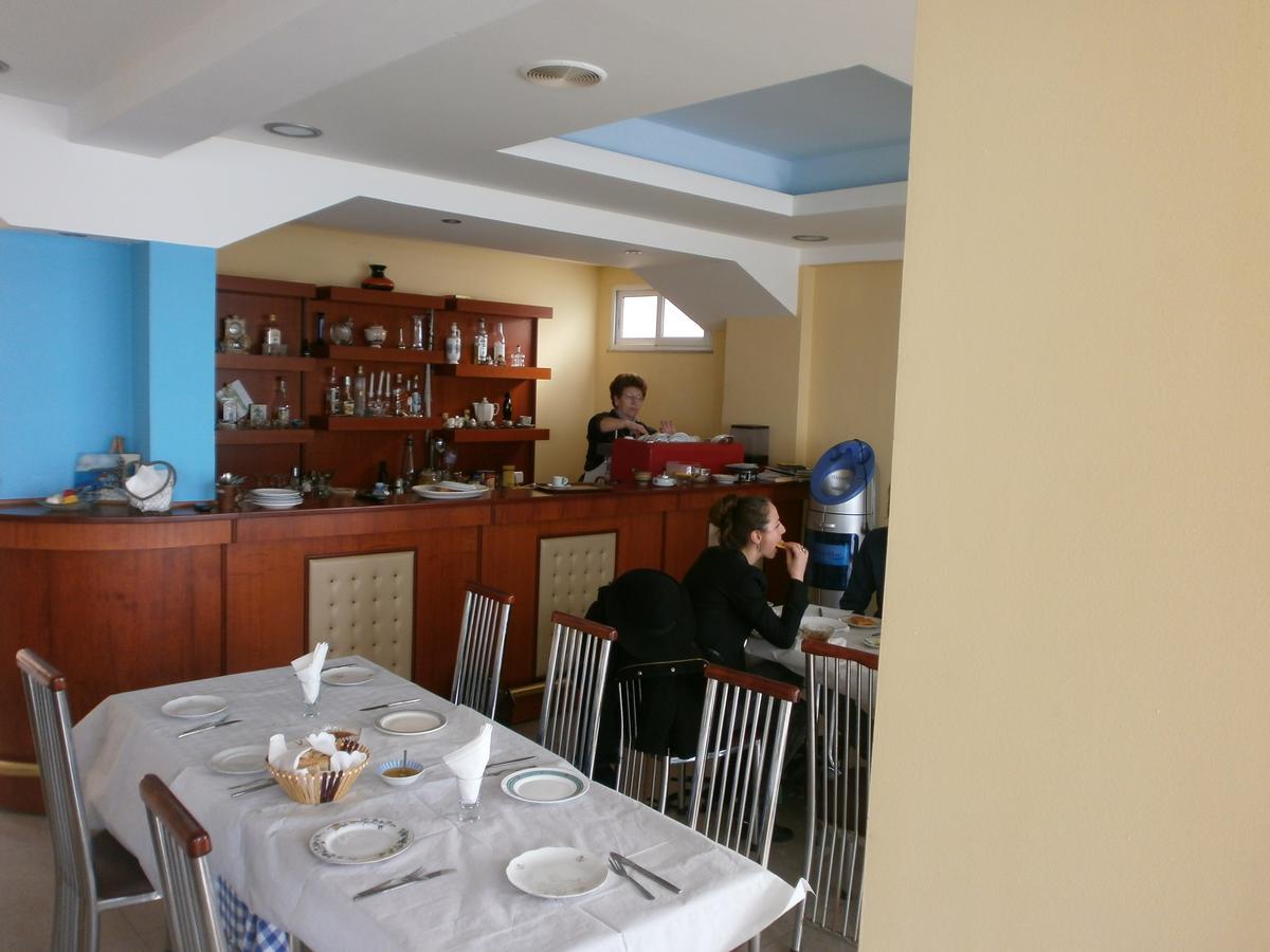 Odhisea Hotel Restaurant Qeparo Exterior photo