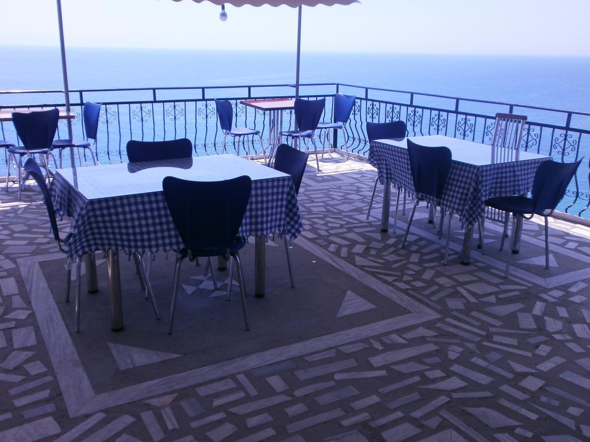 Odhisea Hotel Restaurant Qeparo Exterior photo