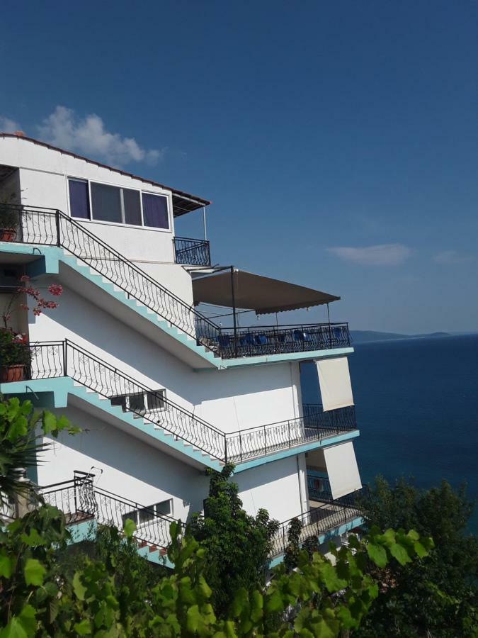 Odhisea Hotel Restaurant Qeparo Exterior photo